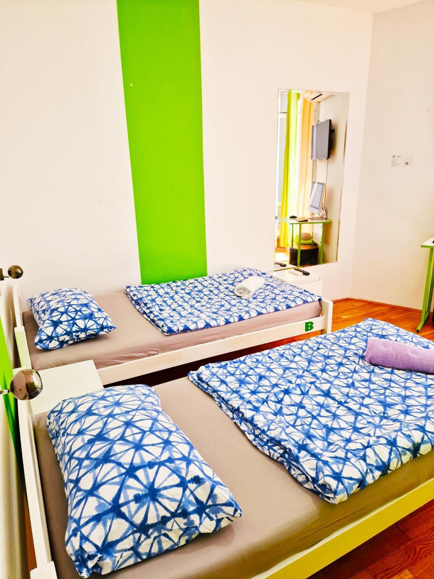 Croparadise Hostel Split Exteriör bild
