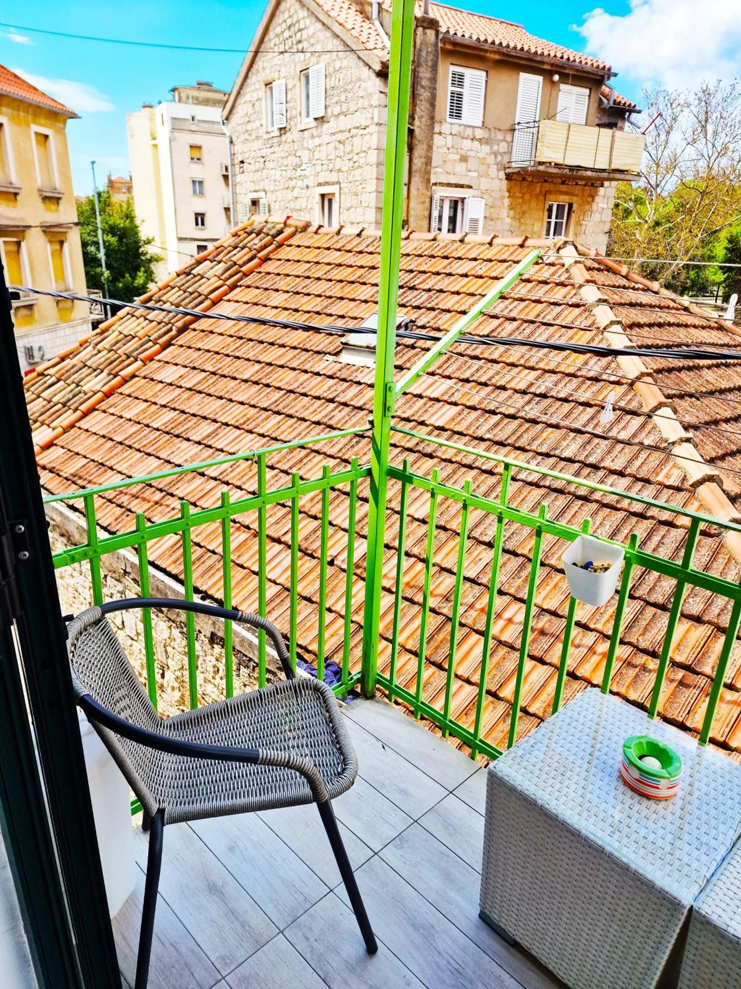 Croparadise Hostel Split Exteriör bild