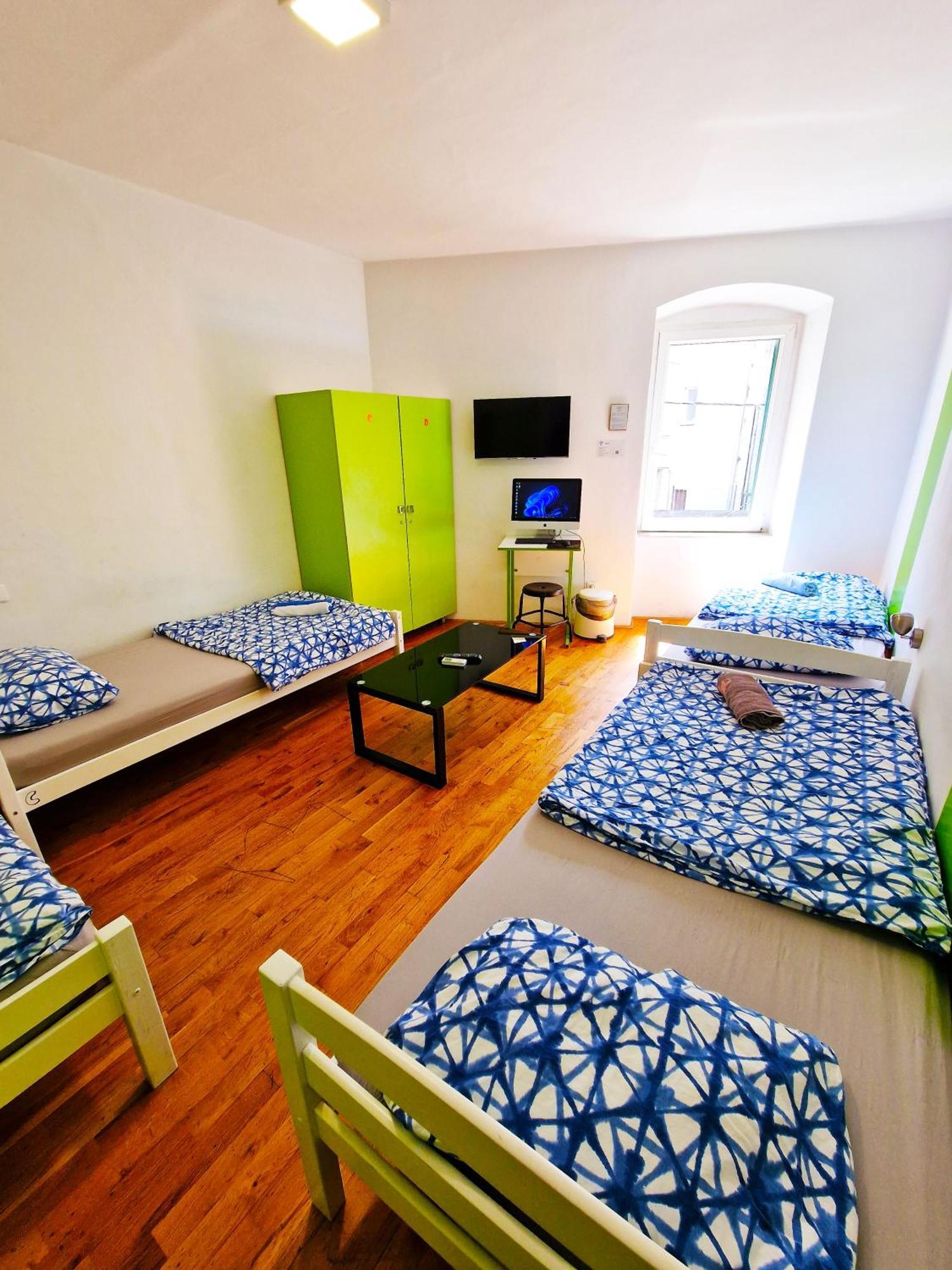 Croparadise Hostel Split Exteriör bild