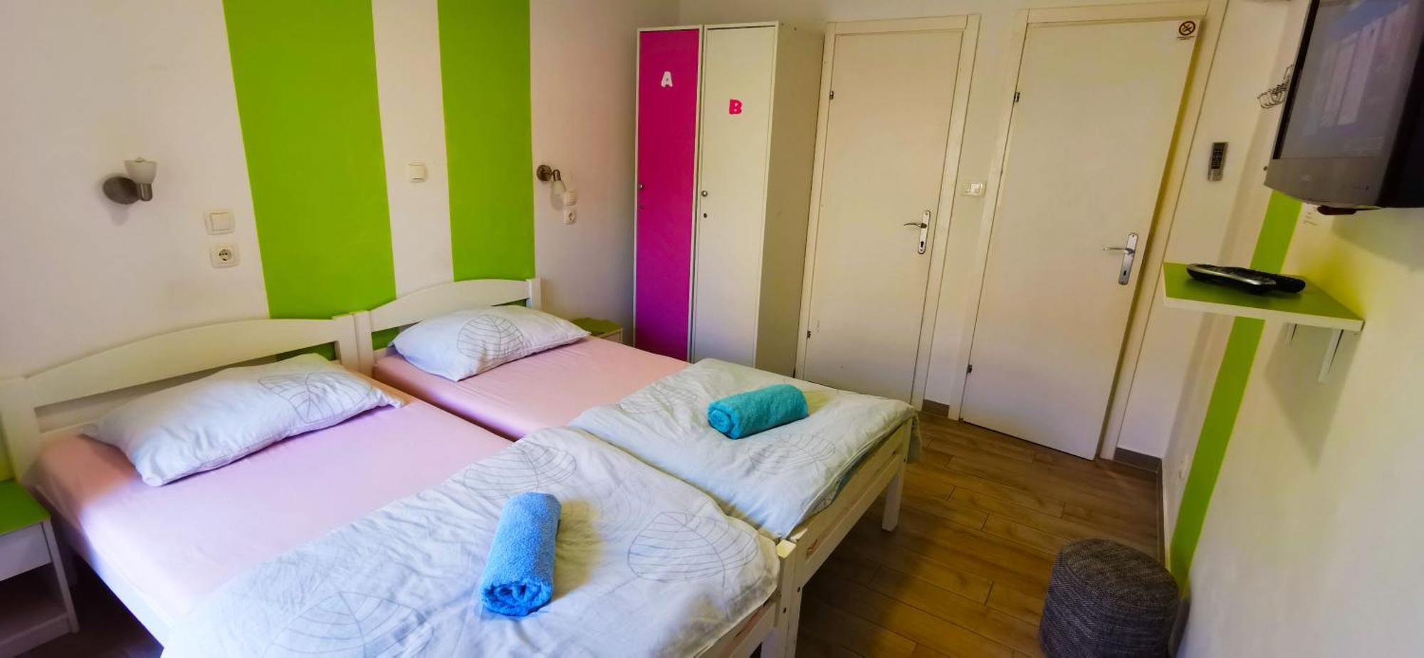 Croparadise Hostel Split Exteriör bild
